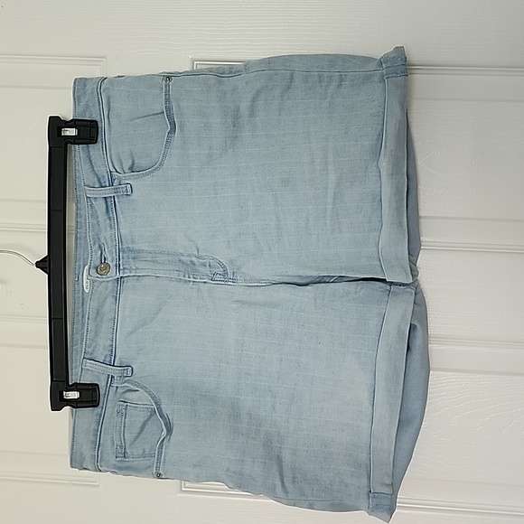 Old Navy Pants - SIZE 16 OLD NAVY WOMAN'S DENIM SHORTS